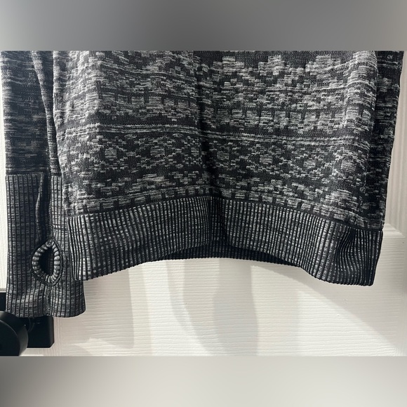 Long sleeve lululemon gray swiftly size 4 - Picture 3 of 5